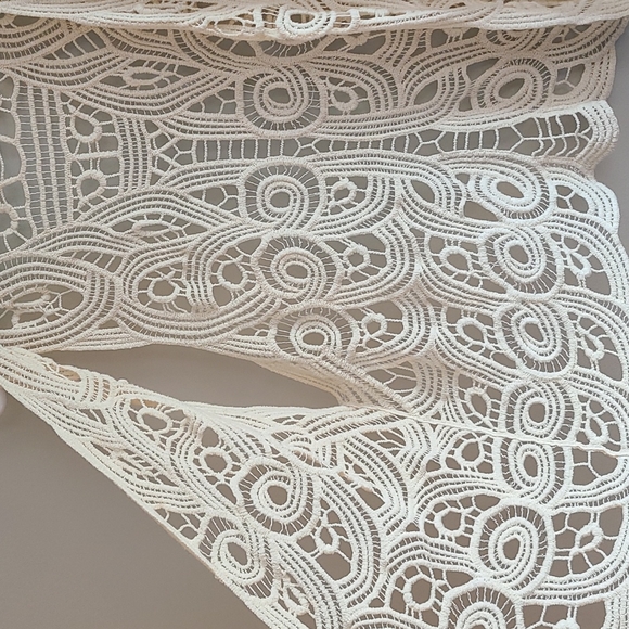 Chico's Boho Crochet Sleeveless Cover Vest - Picture 3 of 9